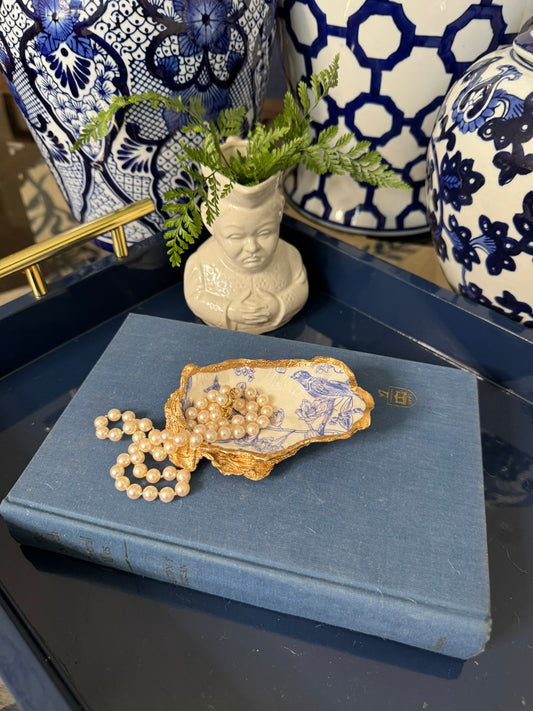 Blue & White Toile | Grande Oyster Shell Trinket Dish