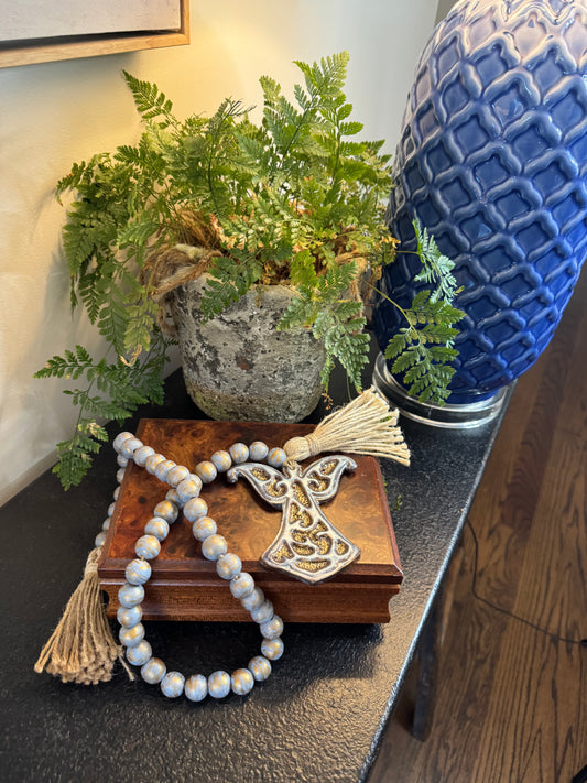 One Shell Oyster Garland | Angel