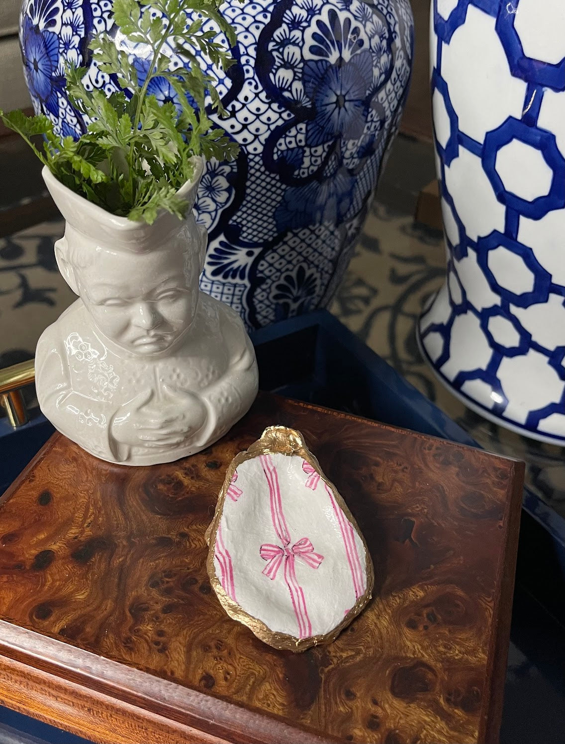 Pinky Bows N Stripes | Petite Oyster Display Shell