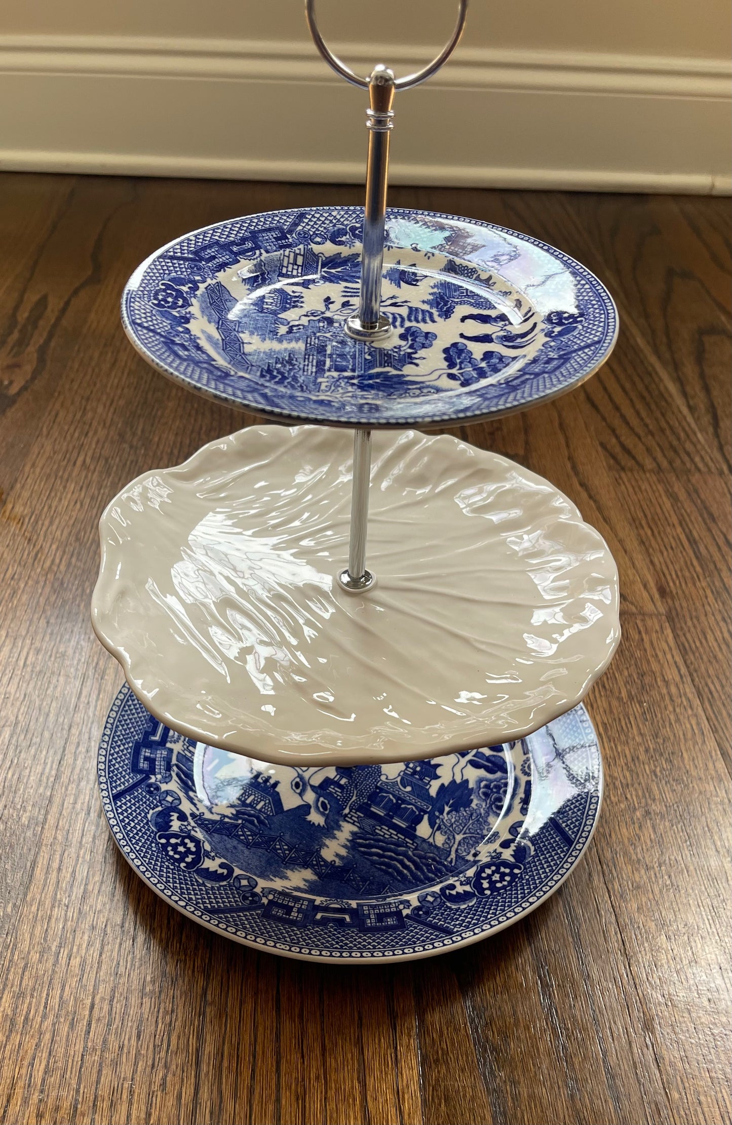 Blue Willow Garden | 3 Tiered Plate Stand