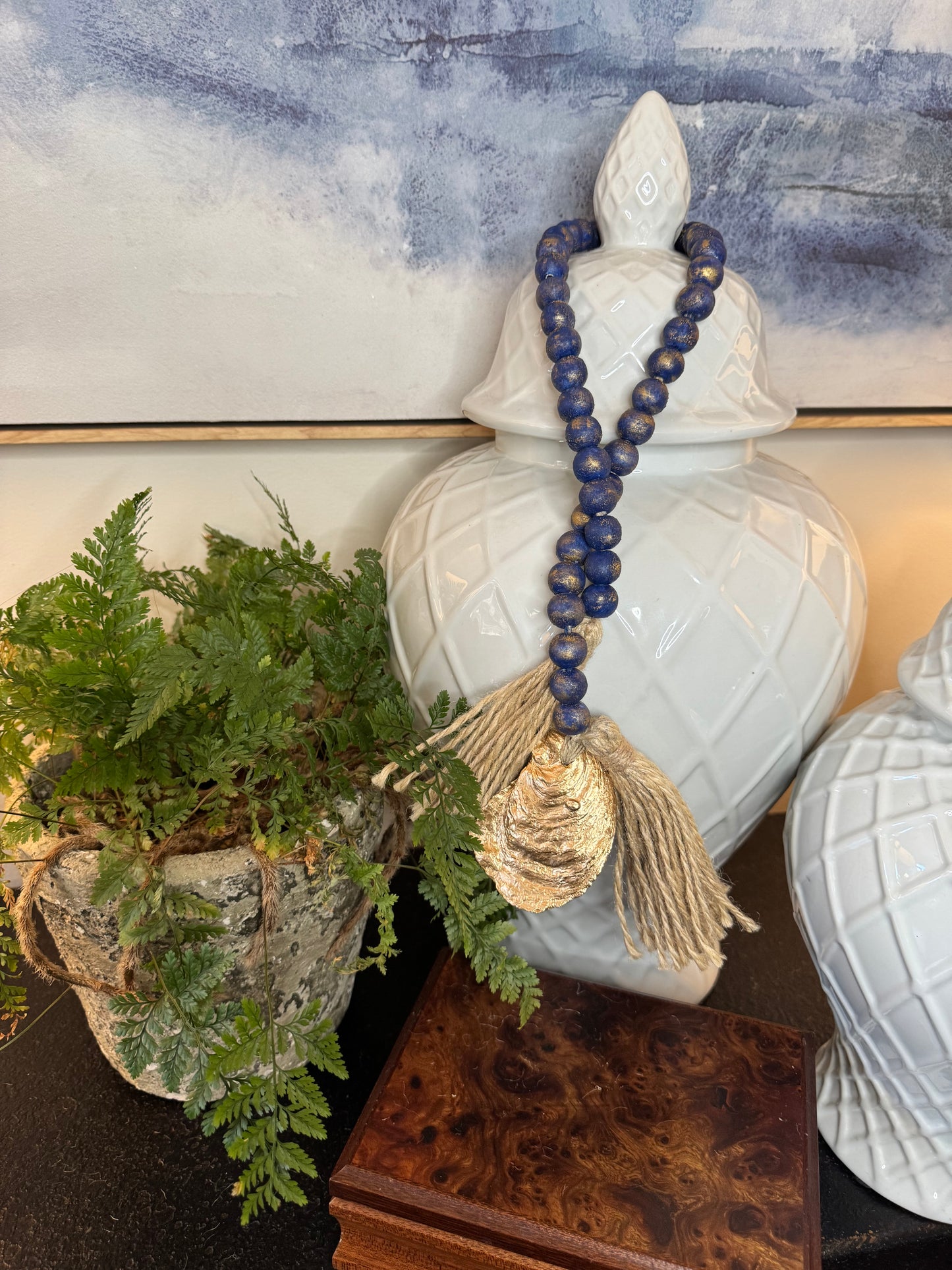 One Shell Oyster Garland | Blue Chinoiserie Vase