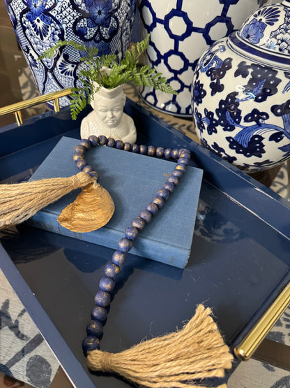 One Shell Oyster Garland | Blue Chinoiserie Vase