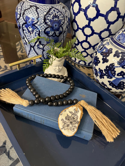 One Shell Oyster Garland | Black Toile