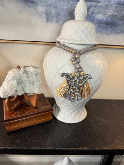 One Shell Oyster Garland | Angel