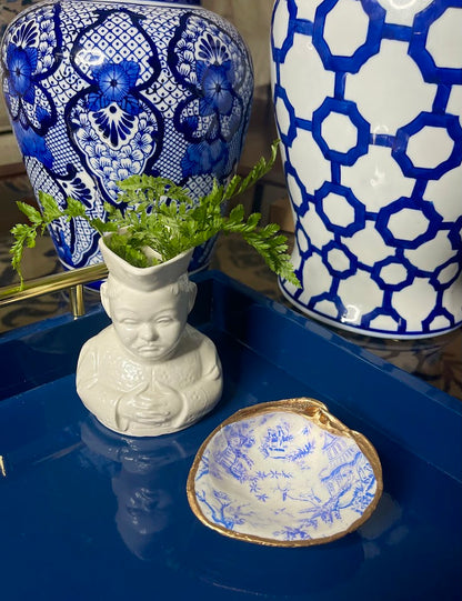 Blue Toile| Medium or Grande Clam Trinket Dish