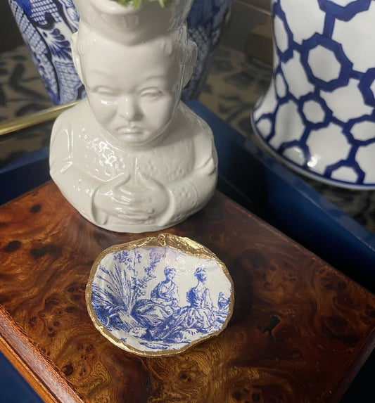 Blue Harvest Toile | Petite Clam Shell Trinket Dish