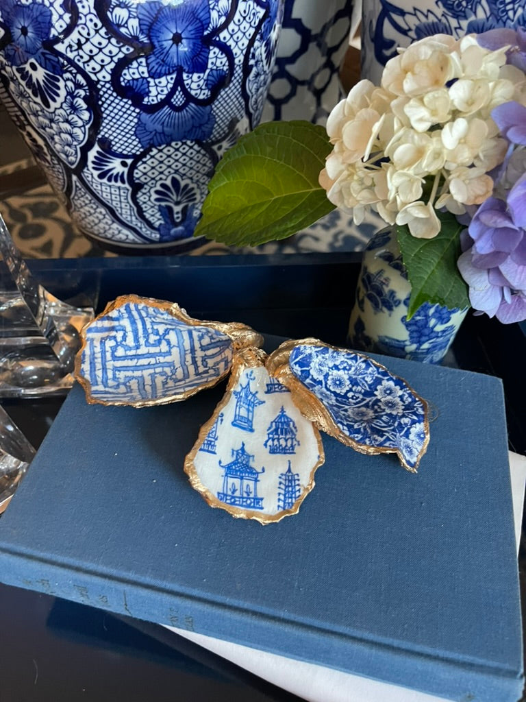 Pagodas Chinoiserie | Petite Oyster Display Shell
