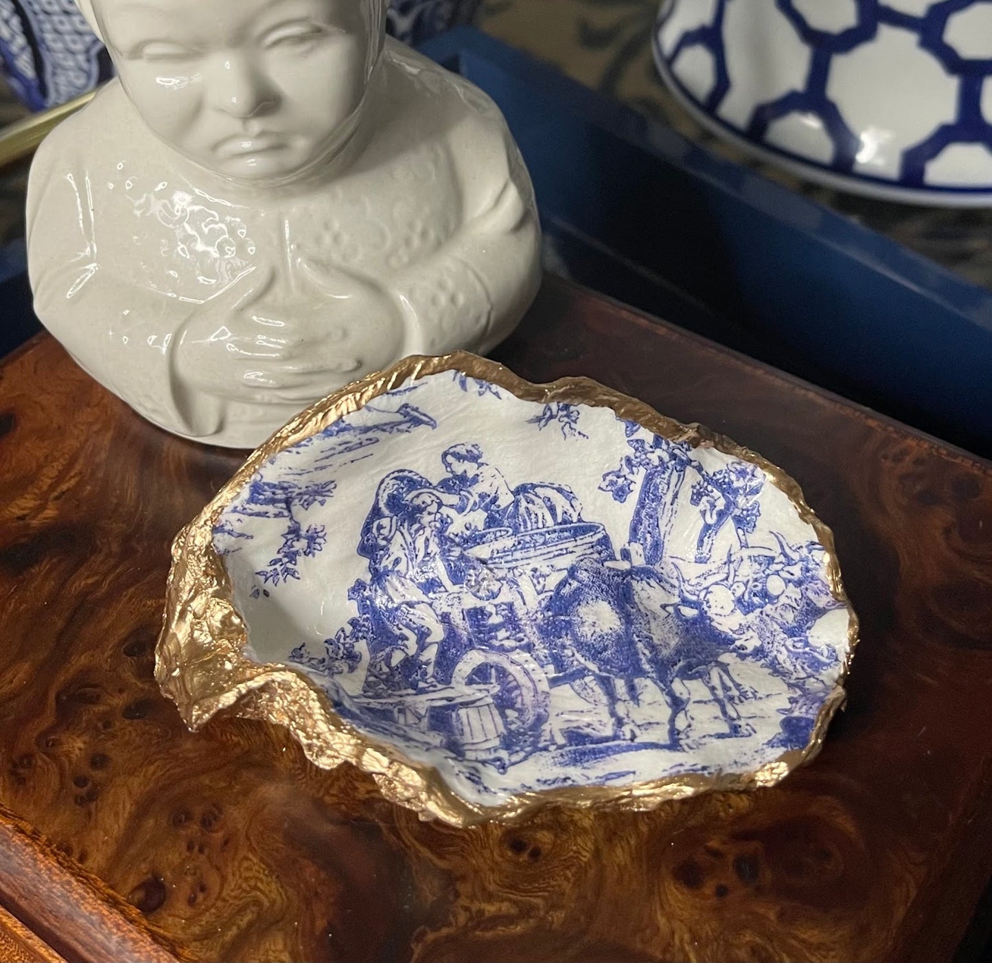 Blue Harvest Toile | Grande Oyster Shell Trinket Dish