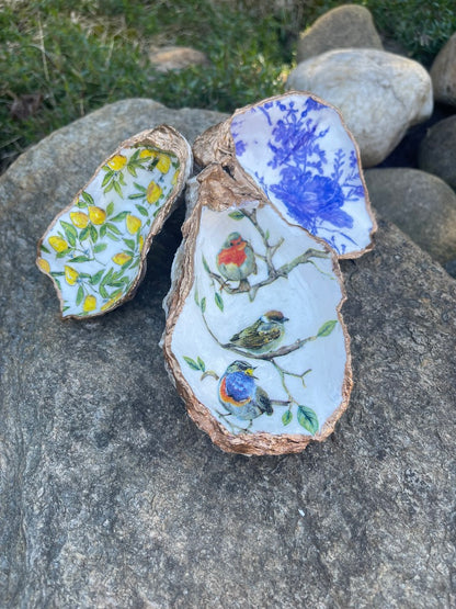 Songbirds | Petite Oyster Display Shell